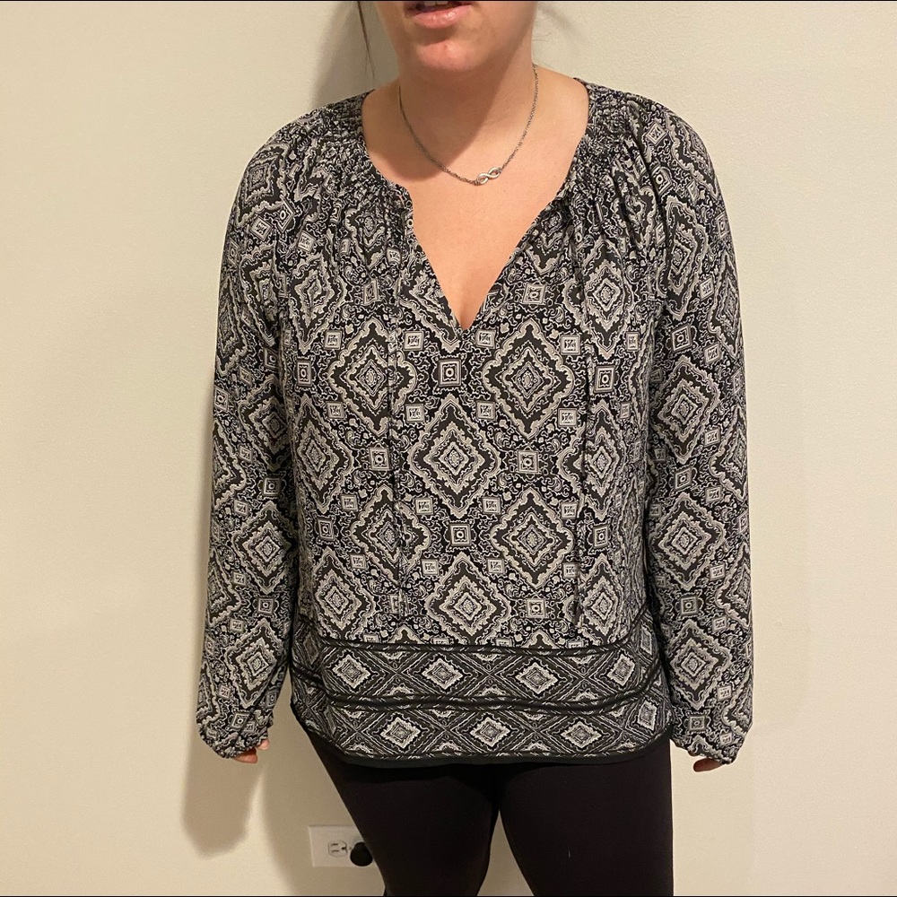 gap patterned tee